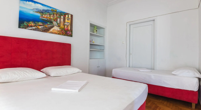 Super Paradise Apartments