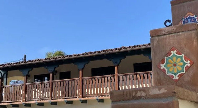 TIDE POOL VILLAS, Забронировать Апарт-отель Апарт-отели Санта-Барбара, рядом с Художественный музей Санта-Барбары, Апарт-отель