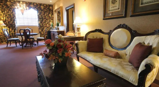 The Inn and Spa at East Wind, Забронировать Курортный отель Курортные отели Национального парка Йосемити, Курортный отель