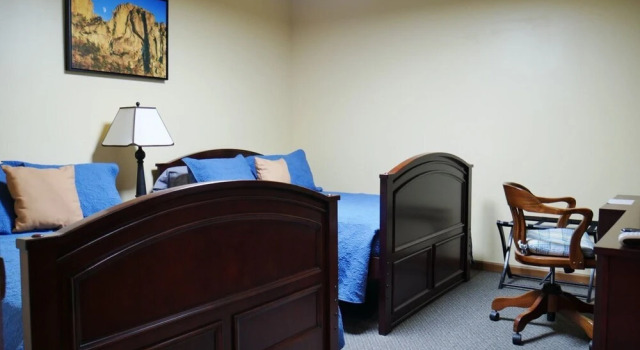 Holiday House, Book Hotel Mount Storm West Virginia