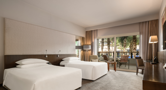 Dusit Thani LakeView Cairo