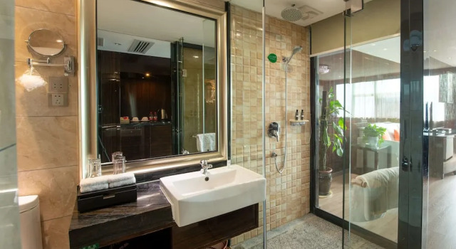 Двухместный люкс Deluxe Ramada by Wyndham Encore Kaili West