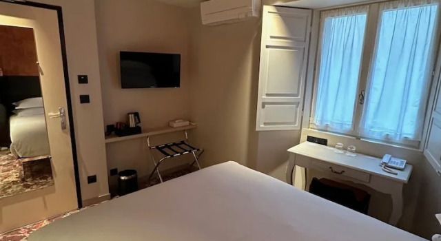 Номер Superior Hôtel Le Médiéval Palais des Papes