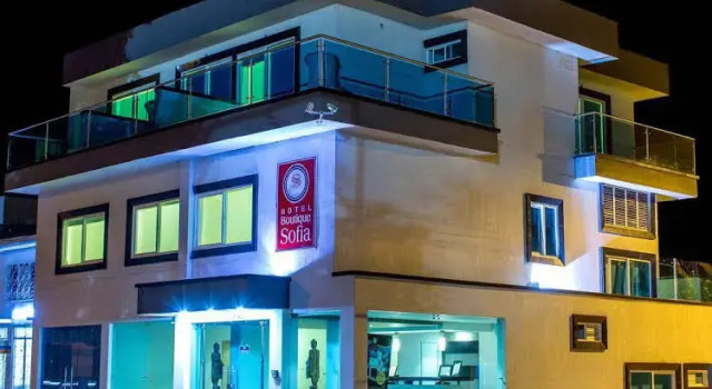 Hotel Boutique Sofia, Забронировать Бутик-отель Отели в центре Нейва, в центре, Парковка