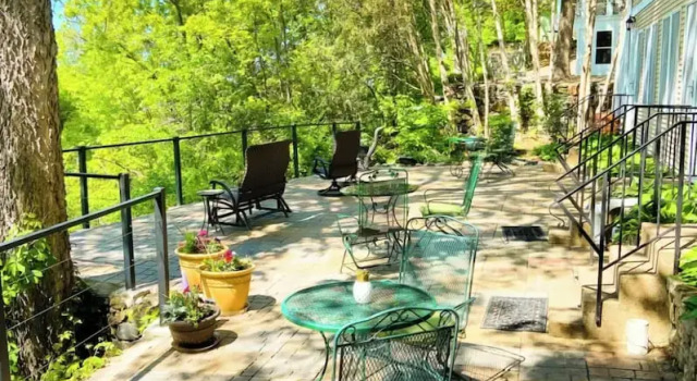 Номер Comfort с видом на реку St. Croix Valley Inn