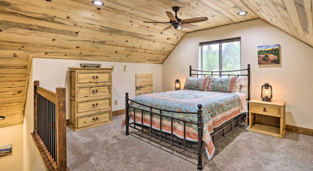 Коттедж с 2 комнатами Rocky Mountain Alma Cabin With Deck & Hot Tub!