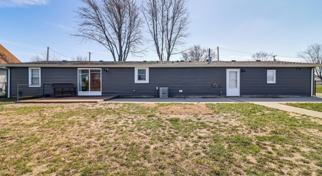 75' Private Dock! Waterfront Nugent's Canal Home, Buchen Sie Ferienhaus Villen in Port Clinton, Villa