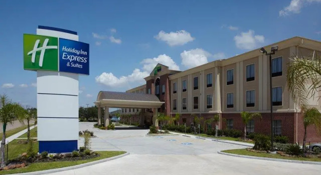 Люкс Standard Holiday Inn Express & Suites Deer Park by IHG