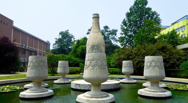 Qingdao Dragon Castle Hotel, Забронировать Отель Циндао Qingdao Region, рядом с Luxun Park