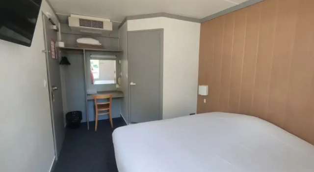Номер Economy Fasthotel Laval