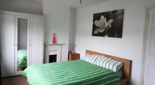 Коттедж с 3 комнатами Comfy 3 bed house near Windsor Castle and Legoland