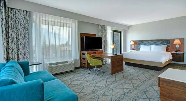 Двухместный люкс с балконом Hampton Inn & Suites Sunnyvale-Silicon Valley, Ca