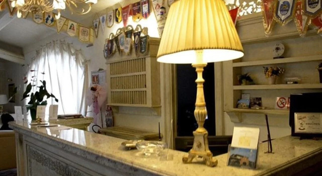 Hotel Borgo il Poeta, Book Hotel Santa Maria a Monte Tuscany