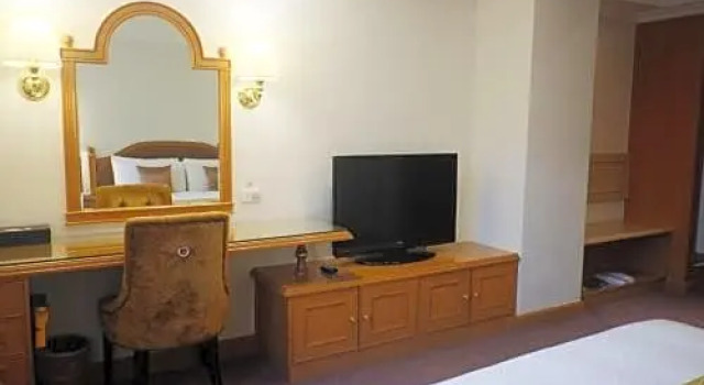 Люкс Deluxe Golden China Hotel