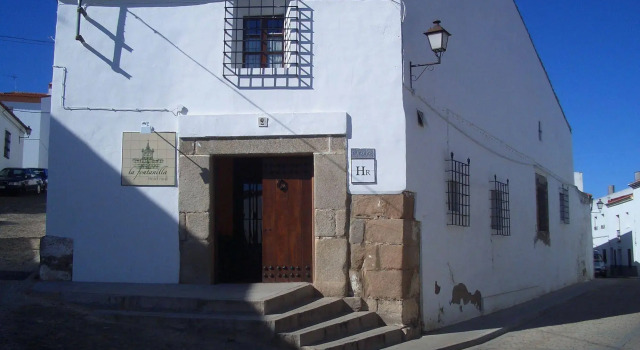 Hotel Rural La Fontanilla, Забронировать Отель Отели Badajoz Province 3 звезды, 3*