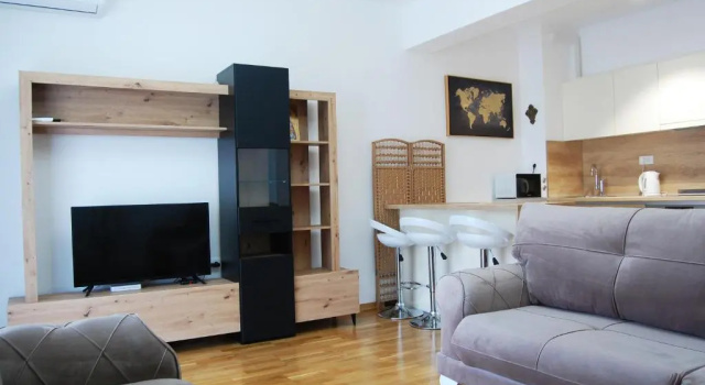 StatusComplex149, Book Hotel Becici 