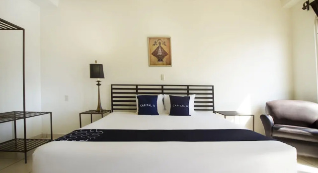 Четырёхместный номер Standard Hotel Plaza Galindo