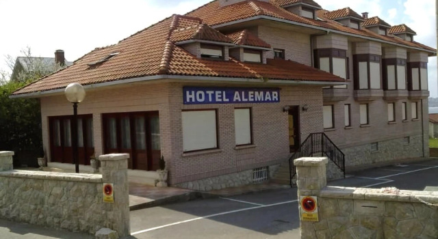 Hotel Alemar, Varaa Hotelli Somo 