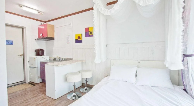 Rest Pension in Chuncheon, Boek Hotel Hotels in Gangwon-Do met parkeren, Parkeren