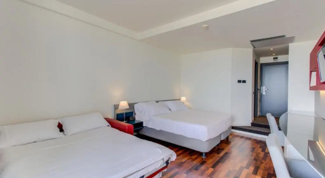 Четырёхместный номер Standard Kursaal Hotel