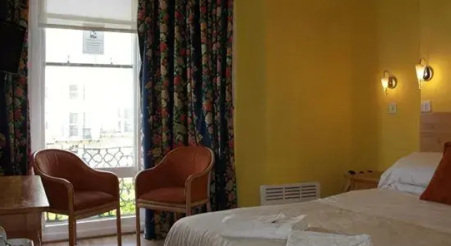 Двухместный номер Standard с частичным видом на море Ambassador Hotel