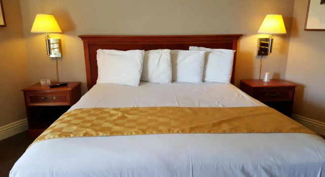 Номер Deluxe Pacific Motel