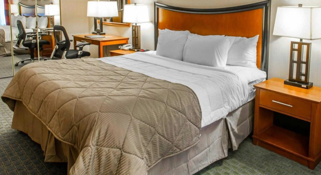 Двухместный люкс Quality Inn and Conference Center Greeley Downtown