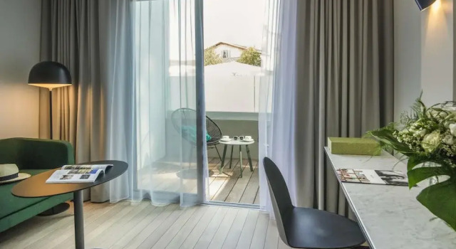 Двухместный номер Privilege с красивым видом из окна Mercure Ajaccio