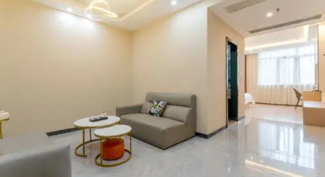 Люкс Business Chaoman Hotel (Foshan Qinghuiyuan Huagai Road Pedestrian Street)