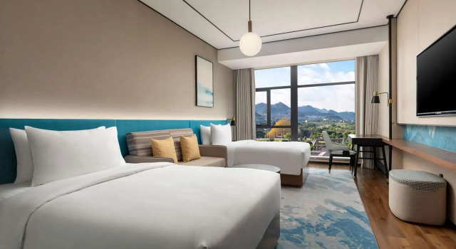 Двухместный номер Deluxe Hilton Garden Inn Xingyi Wanfenglin