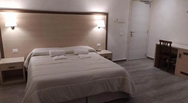 Standard- dobbelt værelse Hotel Holiday