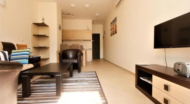 1 BR Apartment in Boka Heights, Book Lejlighed Hoteller i Kotor Riviera med parkering, Parkering