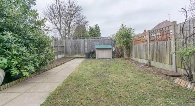 Коттедж BrumStay UK - 4 Bed House with Garden, Parking and Fibre Broadband with speed upto 250mbps