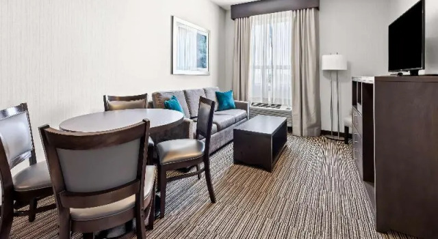 Люкс Best Western Plus Airdrie Gateway