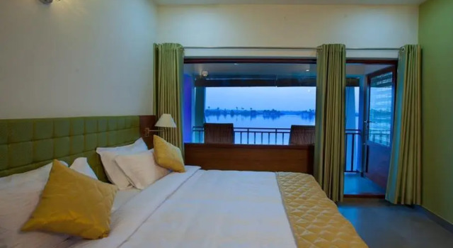 Номер Premium Mira's PMC Lakeshore Resort