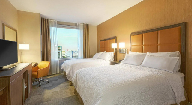 Hampton Inn Houston Downtown, Забронировать Отель Хьюстон - центр города Хьюстон, рядом с Станция хьюстонского скоростного трамвая "Белл"