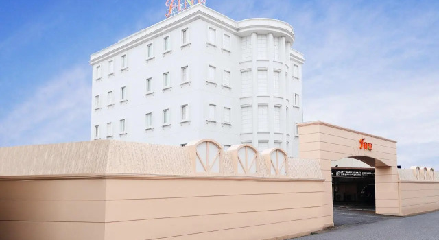 Hotel Fine Garden Okayama 1, Rezerwuj Hotel Hotele w Chugoku z parkingiem, Parking