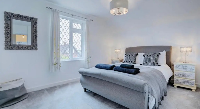 Norfolk Luxe Beach House Sleeps 8 Dog Friendly