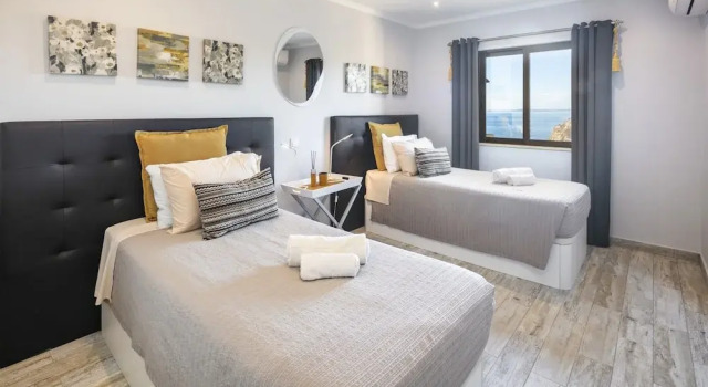 Apartment in Carvoeiro With Terrace, Забронировать Апартаменты/квартира Отели Карвоэйру с парковкой, Парковка