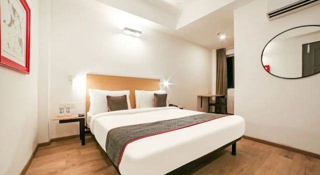 Oyo Townhouse 178 Sector 52, Забронировать Отель Гургаон 