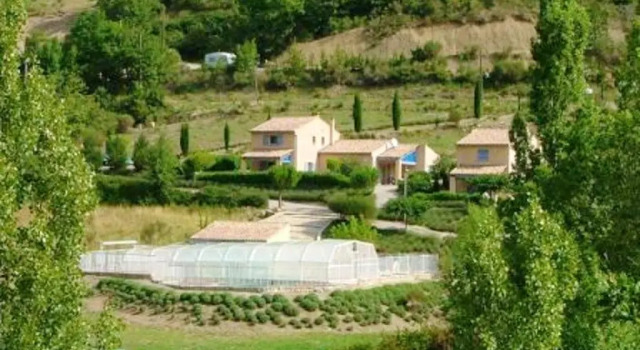 Maison de 2 chambres avec piscine partagee jardin amenage et wifi a La Roche sur le Buis, Забронировать Дом для отпуска Коттеджи Drôme Provençale, Коттедж