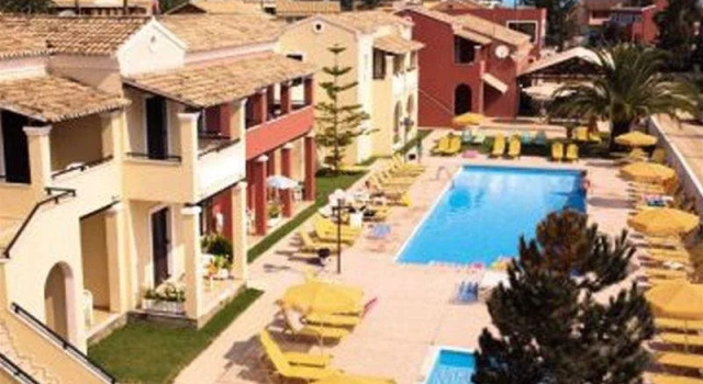 Sellas Hotel, Забронировать Отель Отели Острова Корфу с бассейном, рядом с Канал Дэ Амур, Бассейн