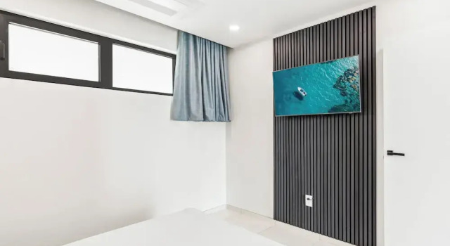 Двухместные апартаменты Premier с балконом и с видом на залив The Hills Residence