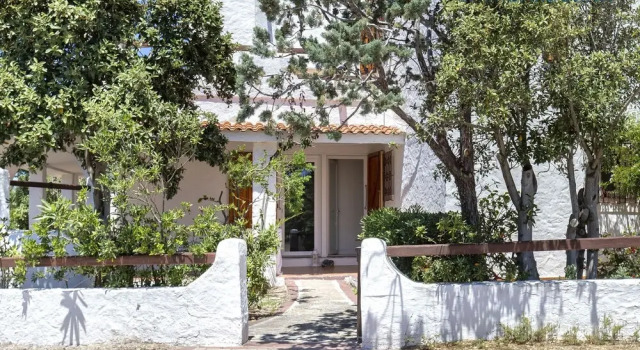 Sea View Villa for 11 People With Enclosed Park Near the Beach, Забронировать Вилла Сорсо Sardinia North, рядом с Пляж Эден