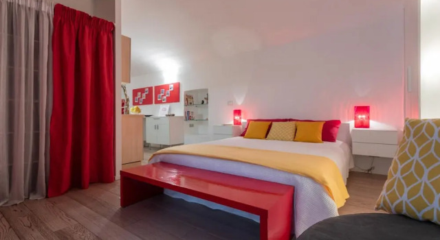 Апартаменты Red Studio Near Porta Nuova by Wonderful Italy