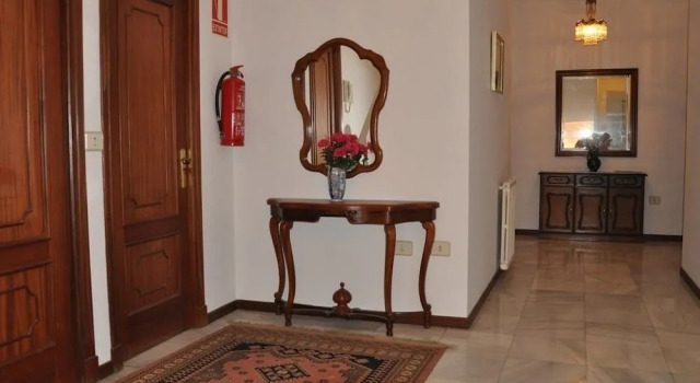 Hostal Mourelos, Забронировать Отель «постель и завтрак» Отели O Grove Peninsula с парковкой, Парковка