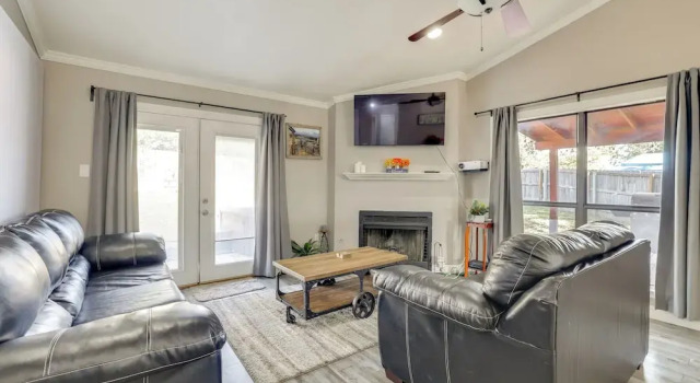 Private Pool & Hot Tub: Dog-friendly Live Oak Home, Reserva ahora Hotel Live Oak Texas