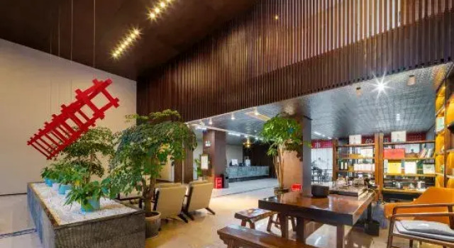 Tianchong Yunhai Resort Hotel (Wulingyuan National Forest Park), Book Ferieresort Hoteller i Zhangjiajie med pool, Swimmingpool
