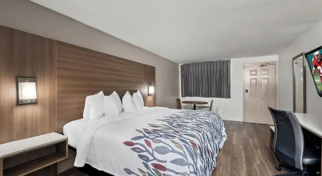 Номер Deluxe Red Roof Inn Sanford
