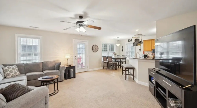 Коттедж Charming Family Retreat With Spacious Yard 3 Bedroom Home